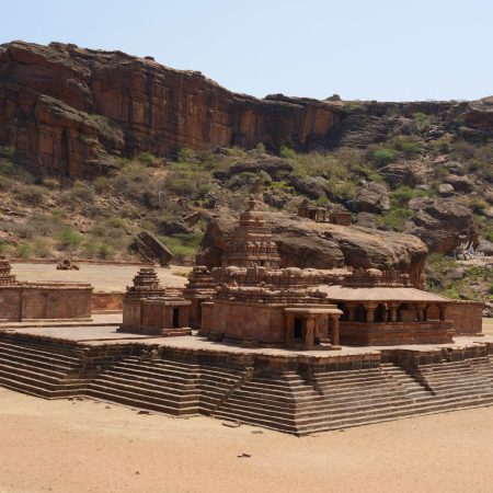 India, Badami - Bhutanatha Temple (00:04:28)