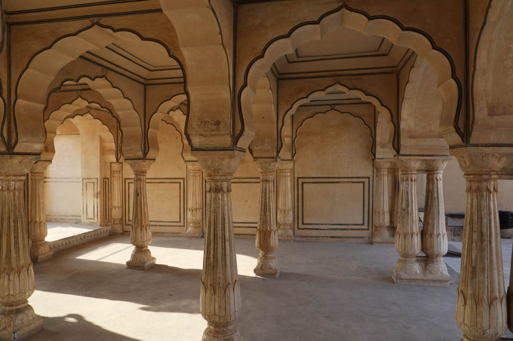 India, Rajasthan, Jaipur, Amer fort – Hall in courtyard 2 Sattais Kacheri High-Quality Images & Videos The MCA Collection