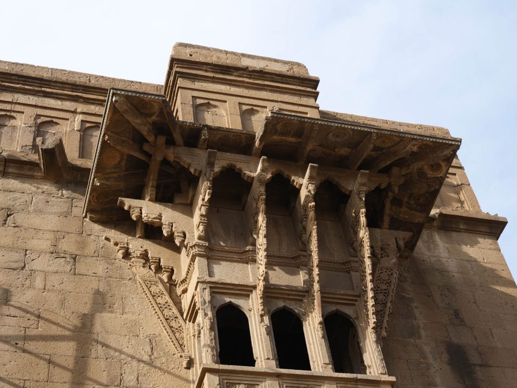 India, Karnataka, Bijapur – Mehtar Mahal Mosque High-Quality Images & Videos The MCA Collection