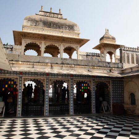 India, Rajasthan, Udaipur - City Palace - Mor Chowk (Peacock Courtyard) (00:04:41)