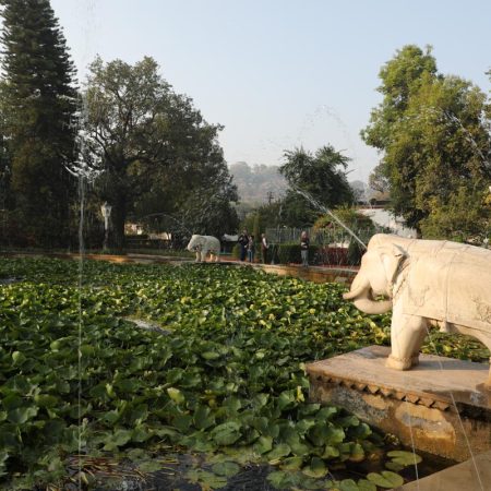 India, Rajasthan, Udaipur - Gardens of the Maidens (Saheliyon-ki-Bari) (00:01:09)