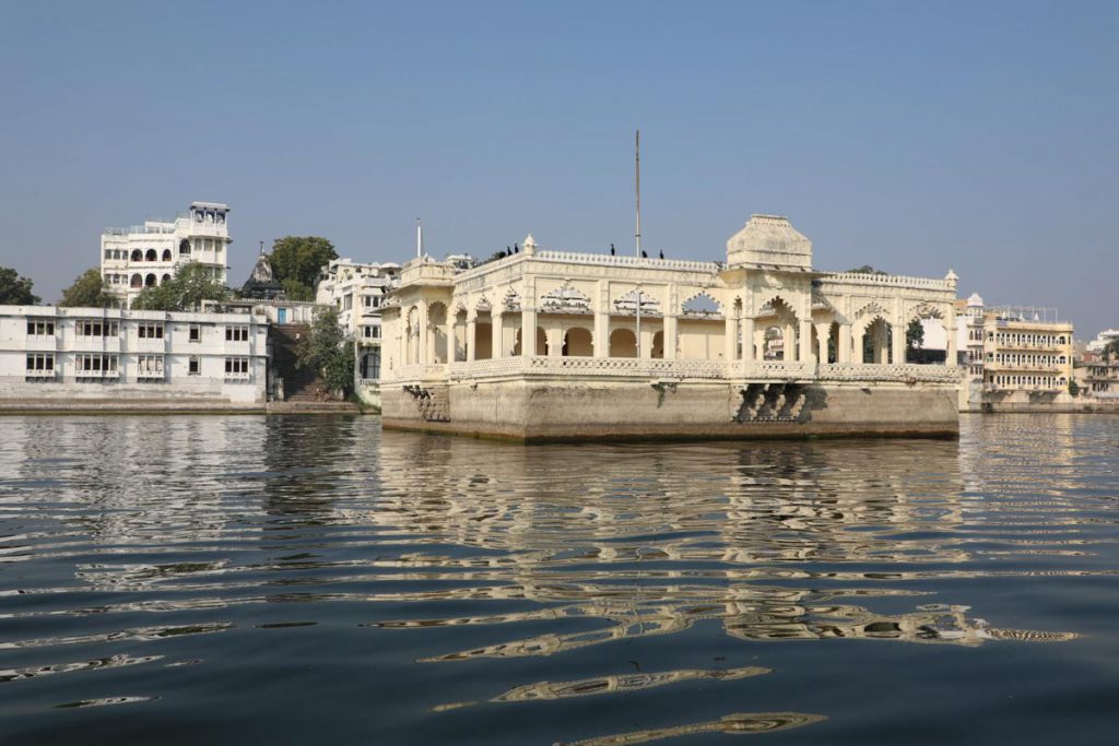 India, Rajasthan, Udaipur – structure on lake High-Quality Images & Videos The MCA Collection