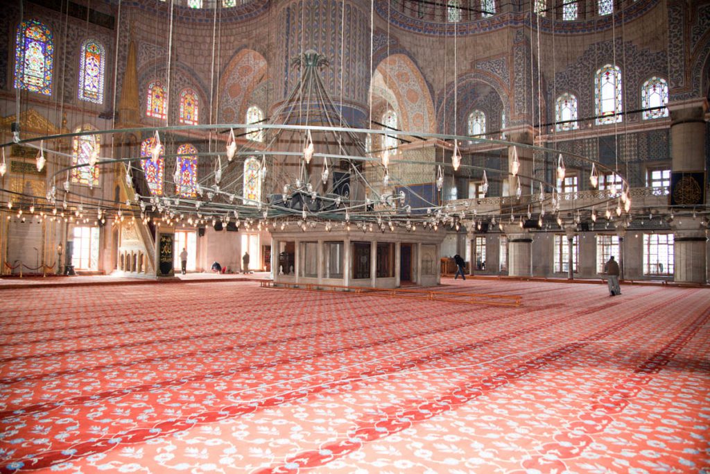 Turkey, Marmara, Istanbul, Sultan Ahmed Mosque (Blue mosque) – hall High-Quality Images & Videos The MCA Collection