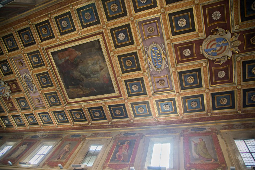 Italy, Rome – Basilica of Saint Lawrence in Lucina – Ceiling High-Quality Images & Videos The MCA Collection