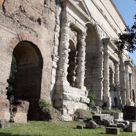 Italy, Rome,  Roman gate - Porta Maggiore -Porta Prenestina (00:01:59)
