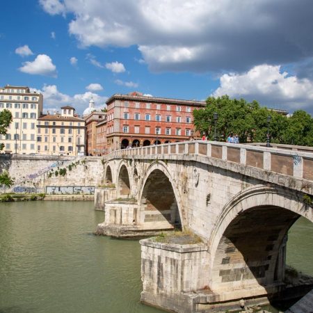Italy, Rome - Sisto bridge (00:01:02)