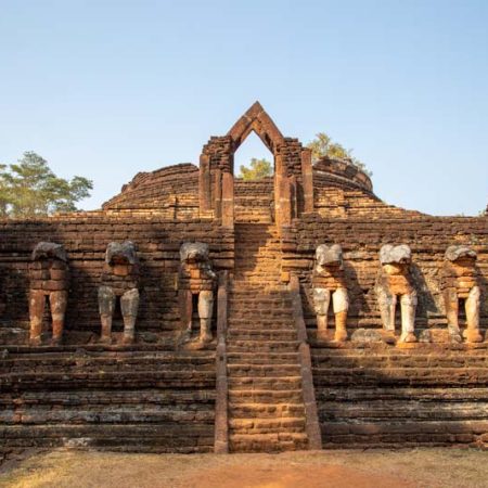 Thailand, Kamphaeng Phet - Wat Chang Rop (00:00:48)