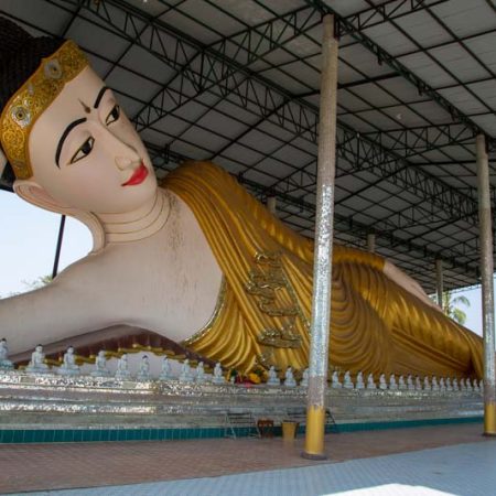 Thailand, Mae Sot - Wat Thai Wattanaram (00:02:56)