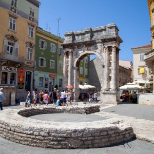 Pula, Roman Arch -Sergii High-Quality Images & Videos The MCA Collection