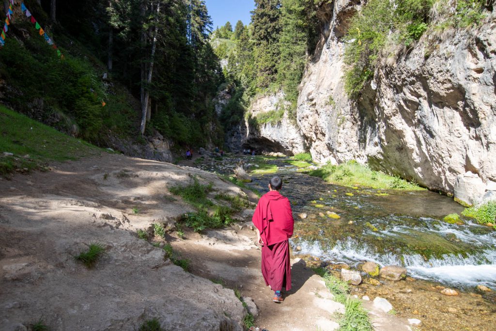 Tibet, Langmusi – Sacred Buddhist Cave (00:02:37) Tibet, Langmusi – Sacred Buddhist Cave (00:02:37) High-Quality Images & Videos The MCA Collection