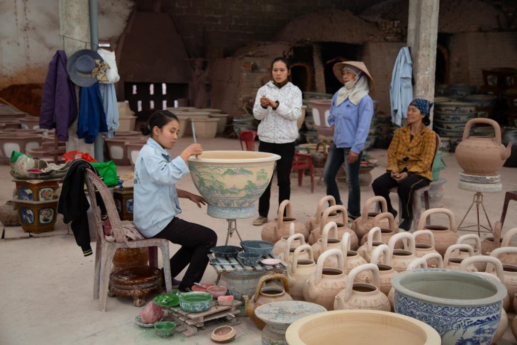 Vietnam, traditional work – Decoration of urns High-Quality Images & Videos The MCA Collection