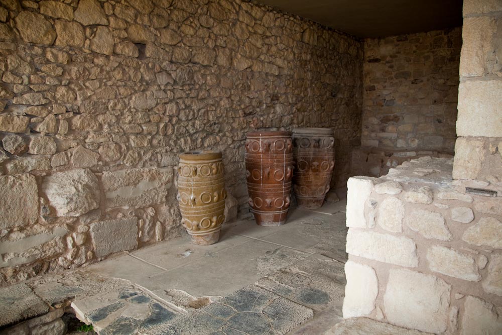 Greece, Crete, Knossos – Minoan magazine of the Medallion Phitoi High-Quality Images & Videos The MCA Collection