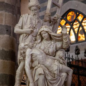 Italy, Orvieto Cathedral – statues High-Quality Images & Videos The MCA Collection