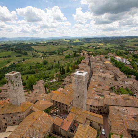 Italy, San Gimignano (00:04:11)
