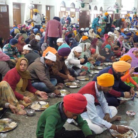 India, Punjub - Golden temple (Harmandir Sanib) Traditional - Mass meal