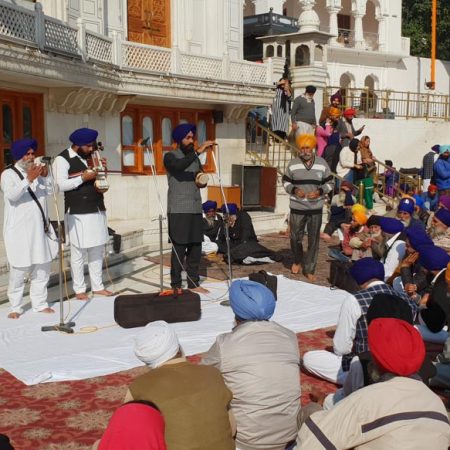 India, Punjub - Golden temple (Harmandir Sanib) Traditional - Singing
