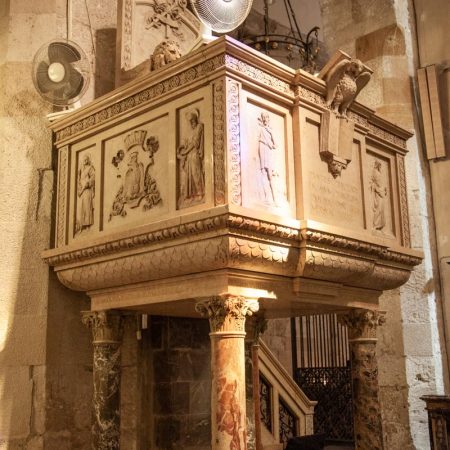 Italy, Sicily - Syracuse, Cathedral- Pulpit (00:00:24)