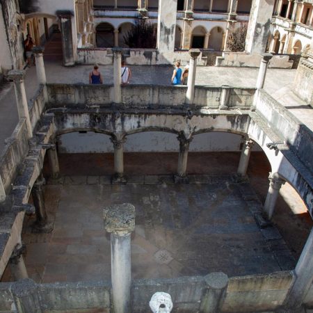 Portugal, Tomar – Convent of Christ – Saint Barbara cloister (00:00:23) Portugal, Tomar - Convent of Christ - Saint Barbara cloister (00:00:23)