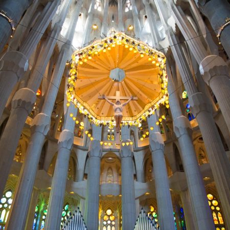 Spain,  Barcelona - Sagrada Familia - Apse (00:00:38)