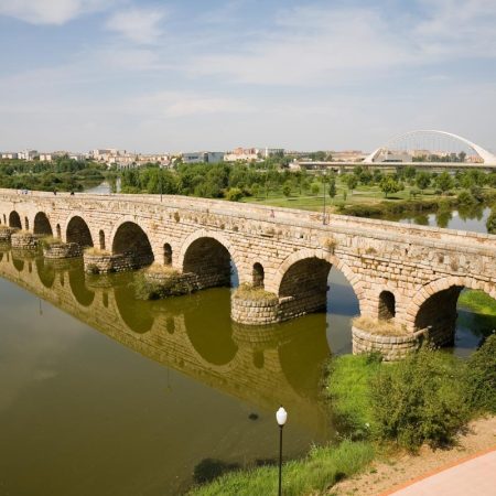 Spain, Merida, Roman Bridge (00:02:06) Spain, Merida, Roman Bridge (00:02:06)