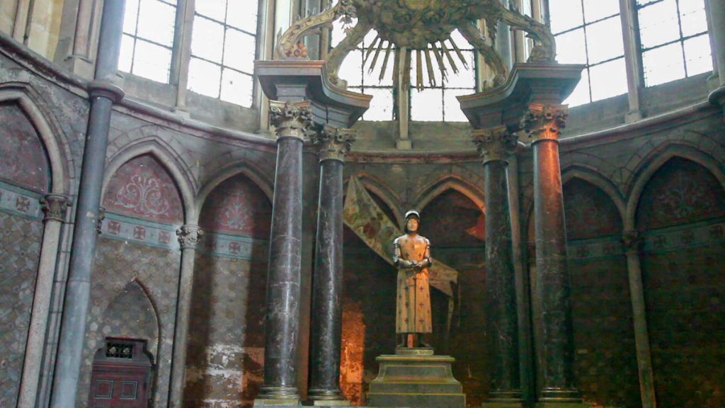 France, Reims Cathedral – Chapel 4 (00:00:20) High-Quality Images & Videos The MCA Collection