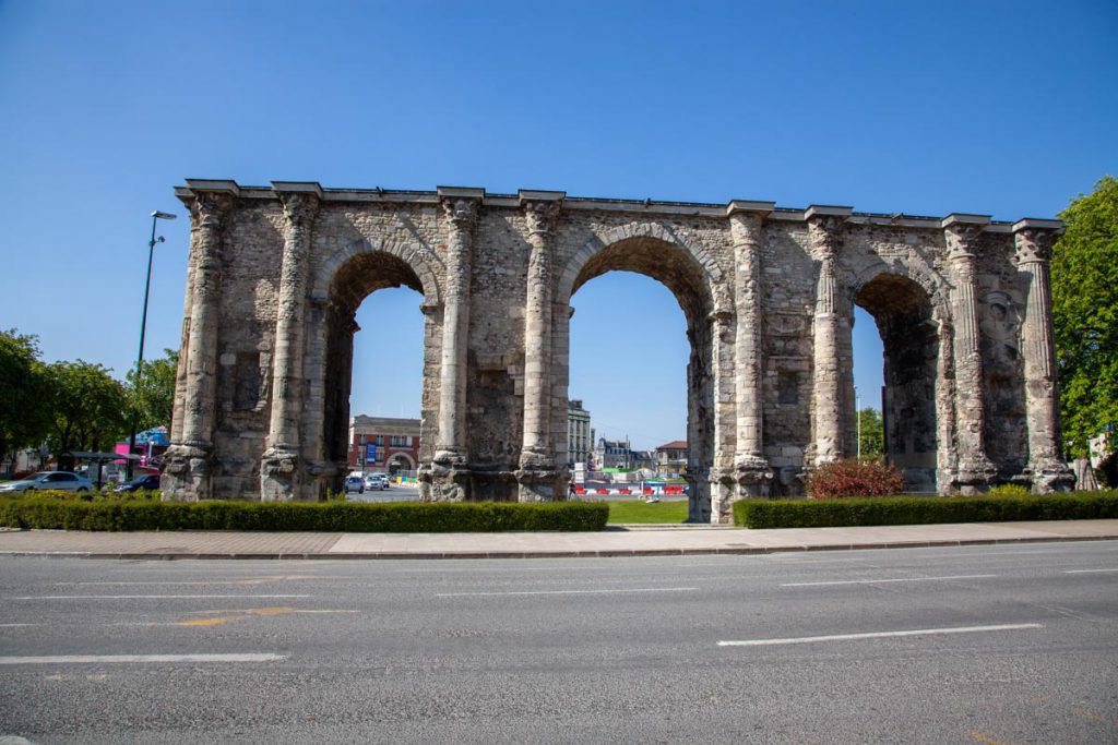 Reims, Roman Mars triumphal Arch (00:00:18) High-Quality Images & Videos The MCA Collection