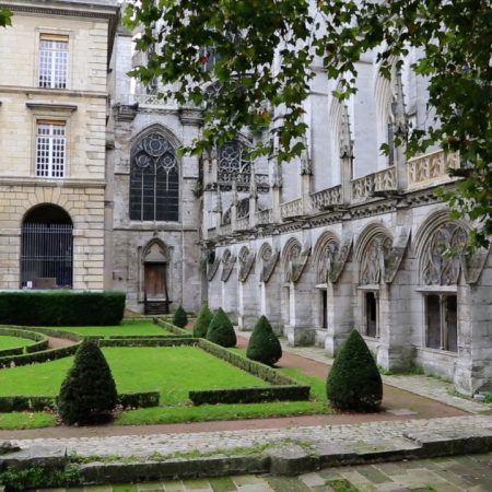 France, Rouen, Saint Quen abbey – Cloister (00:01:18) France, Rouen, Saint Quen abbey - Cloister (00:01:18)