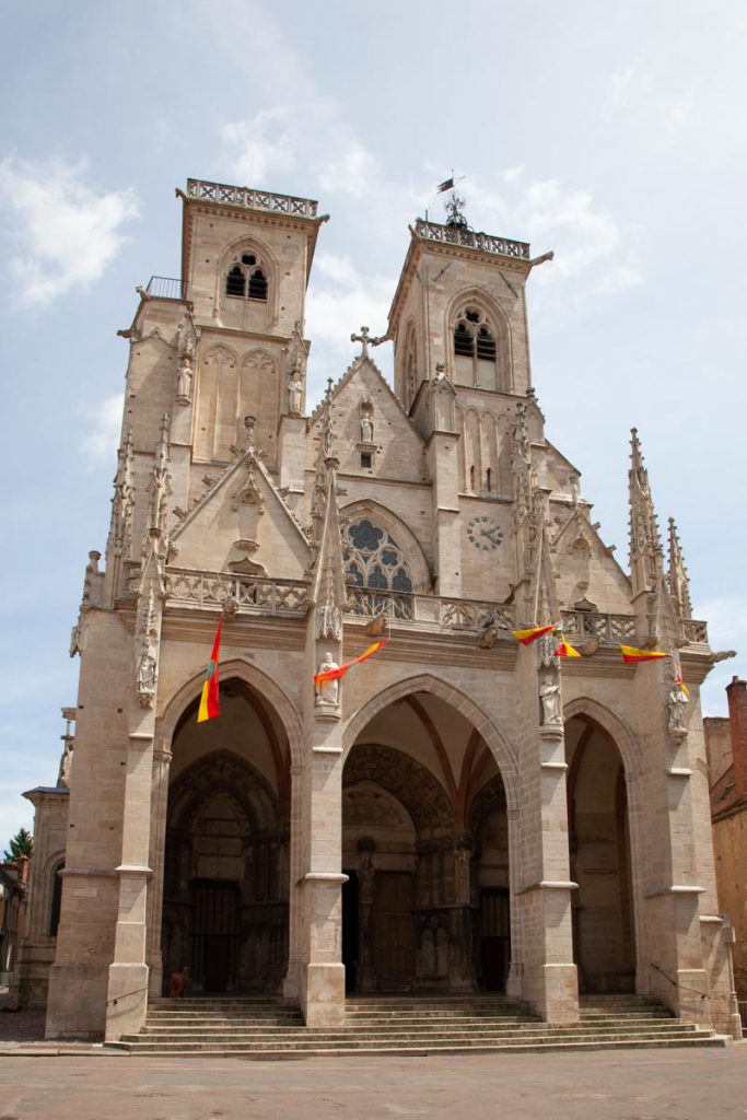France, Semur en Auxois, Cathedral Collegiate Notre Dame High-Quality Images & Videos The MCA Collection