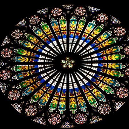 France, Strasbourg Cathedral – Stained Glass (00:04:15) France, Strasbourg Cathedral - Stained Glass (00:04:15)