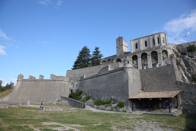 France, Sisteron citadel High-Quality Images & Videos The MCA Collection