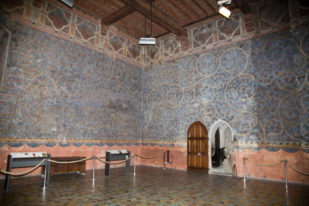 France, Avignon – Pope’s Palace, Chamber of the Popes – frescoes (00:04:00) High-Quality Images & Videos The MCA Collection