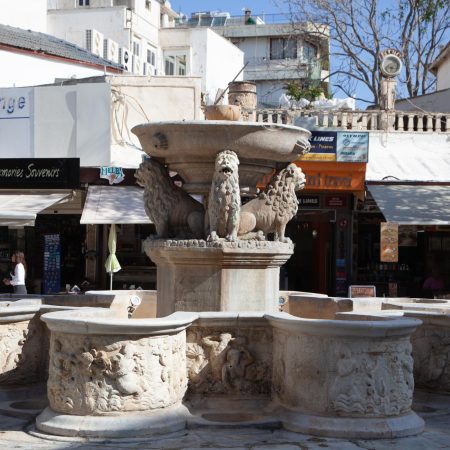 Greece, Crete, Heraklion - Morosini Lions Fountain (00:02:26)