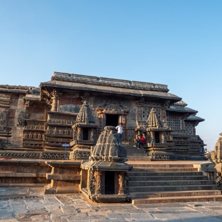 India, Karnataka, Belur - Chennakeshava Temple complex - Kesava Temple (00:02:28)