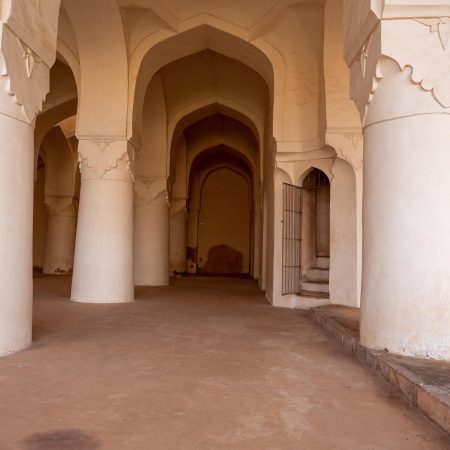 India, Karnataka, Bidar – Fort – Solah Khamba Mosque (00:01:05) India, Karnataka, Bidar - Fort - Solah Khamba Mosque (00:01:05)