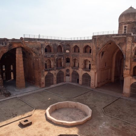 India, Karnataka, Bidar – Mahmud Gawan Madrasa (Ancient university) (00:06:58) India, Karnataka, Bidar - Mahmud Gawan Madrasa (Ancient university) (00:06:58)