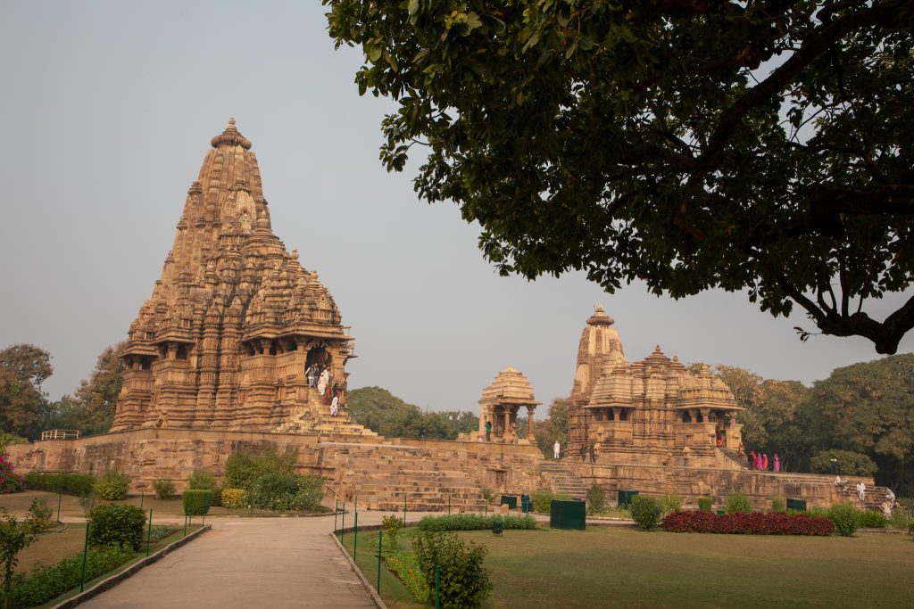 India, Madhya Pradesh – Khajuraho – Kandariya Mahadeva Temple (00:05:21) India, Madhya Pradesh – Khajuraho – Kandariya Mahadeva Temple (00:05:21) High-Quality Images & Videos The MCA Collection