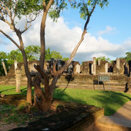 Sri Lanka, Polonnaruwa - Baddhasima Prasada (Chapter House)