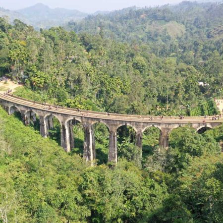 Sri Lanka, Ella Gap seven arches bridge (00:01:52)