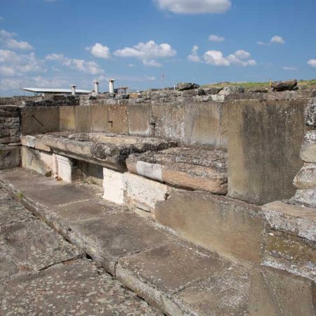 North Macedonia, Stobi ancient city – Public fountain (00:00:14) North Macedonia, Stobi ancient city - Public fountain (00:00:14)