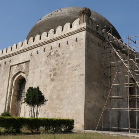 India, Karnataka, Gulbarga(Kalaburagi) – Mausoleum of Hassan Gangu Shah India, Karnataka, Gulbarga(Kalaburagi) - Mausoleum of Hassan Gangu Shah