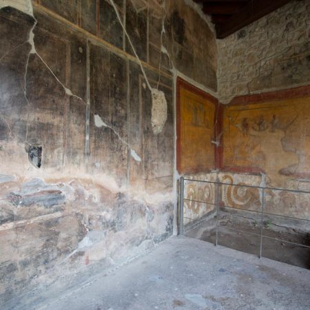 Italy, Pompeii, House of the Gilded Cupids, room with frescoes2