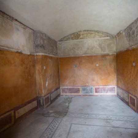 Italy, Pompeii, House of the Gilded Cupids, room with frescoes3