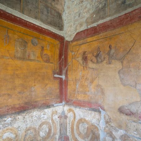 Italy, Pompeii, House of the Gilded Cupids, room with frescoes10