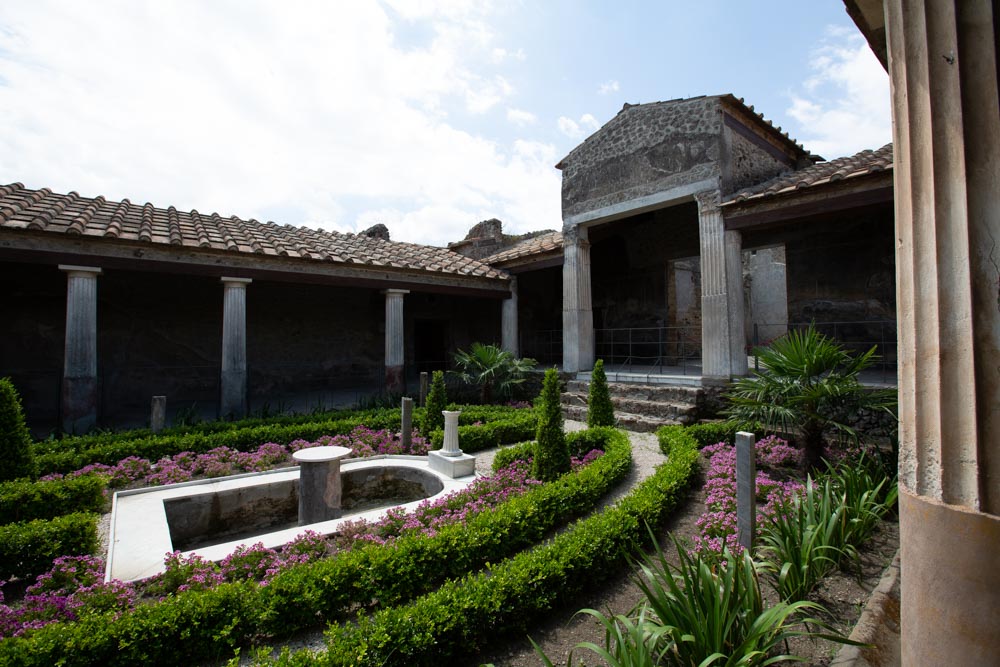 Italy, Pompeii, House of the Gilded Cupids, view of the garden with the Portico of the  Peristyle4 High-Quality Images & Videos The MCA Collection