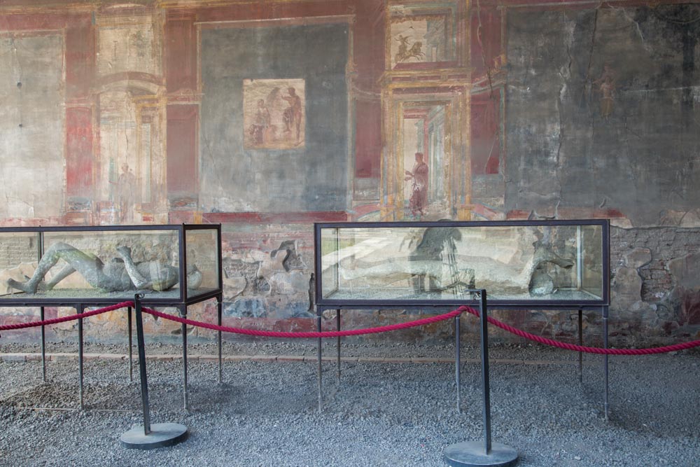 Italy, Pompeii, Macellum (public market), Plaster casts of victim3 High-Quality Images & Videos The MCA Collection