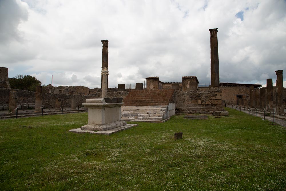 Italy, Pompeii, Roman Forum, Temple of Apollo,  with the statue of  Apollo High-Quality Images & Videos The MCA Collection