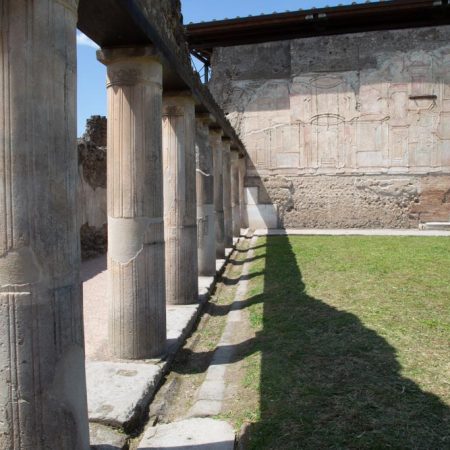 Italy, Pompeii, Stabian Baths, porticoes surrounding the gymnasium